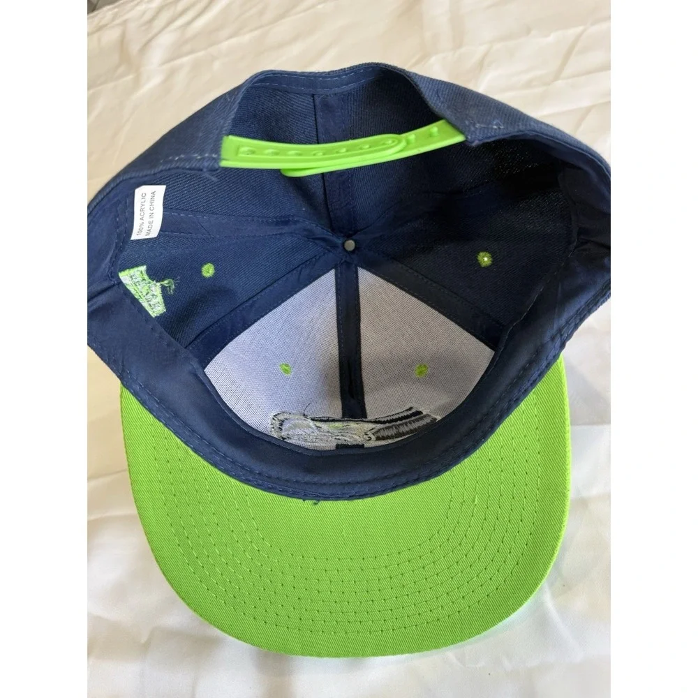 NFL Seattle Seahawks Logo On Dark Navy Blue w/ Lime Green Bill Hat Snapback VGC